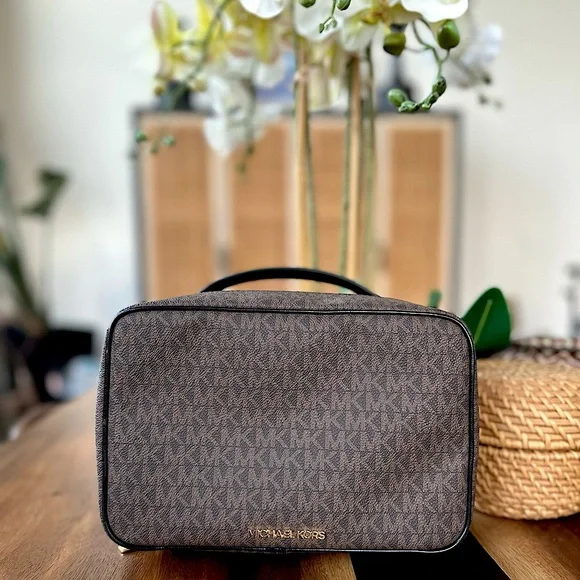 NWT. Michael Kors Large Hanging Toiletry Case Travel Pouch MK Brown Retails $398 - Picture 1 of 9